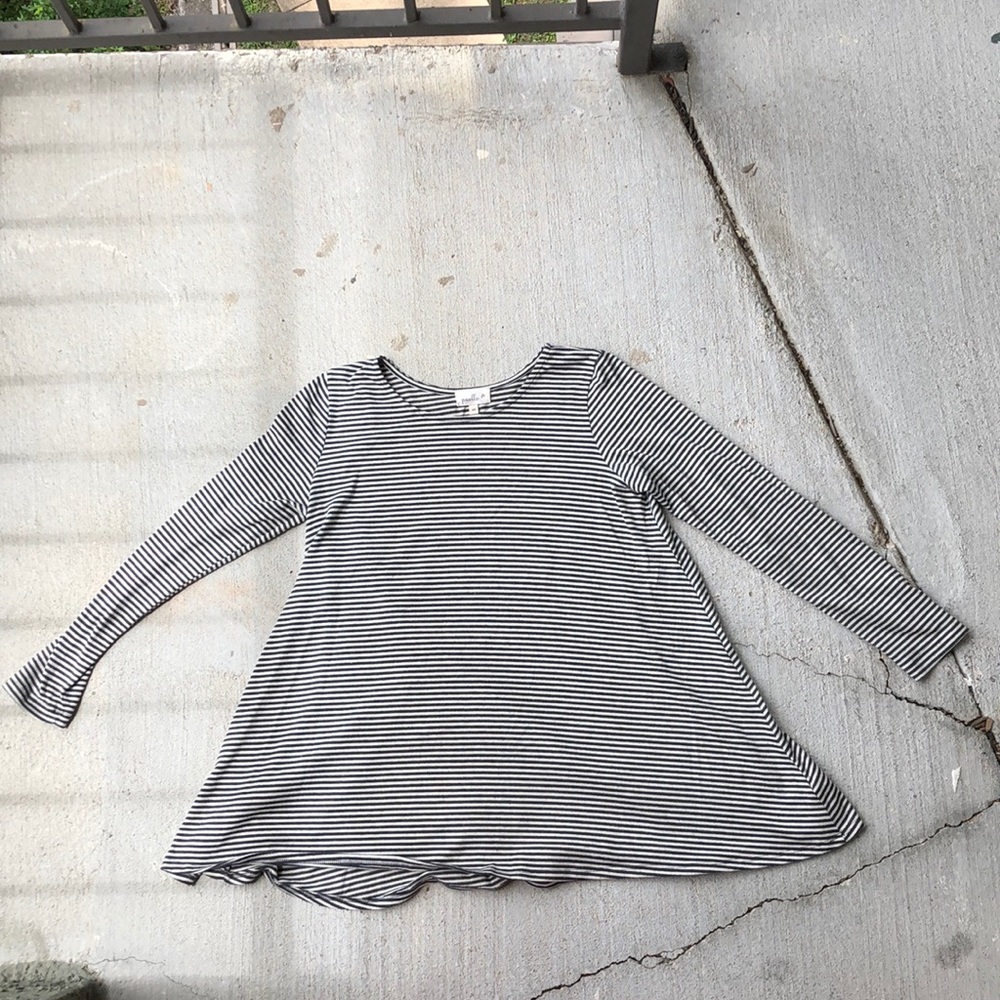 Flowy long sleeved tunic top